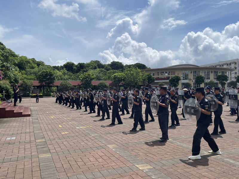 巡特警大隊(duì)教官團(tuán)現(xiàn)場實(shí)操圖片02_調(diào)整大小.jpg