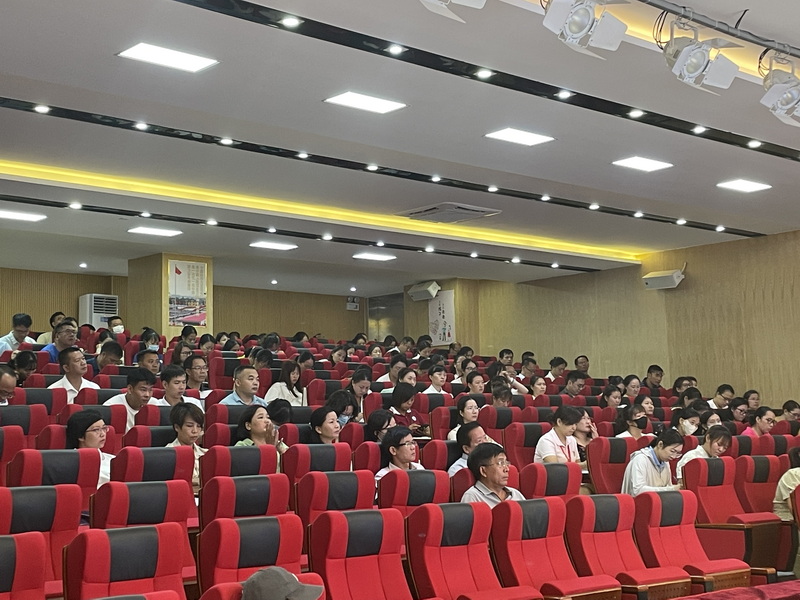 會議現(xiàn)場圖片_調(diào)整大小.jpg