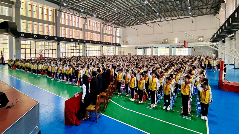開學典禮-奏唱國歌_調整大小.jpg