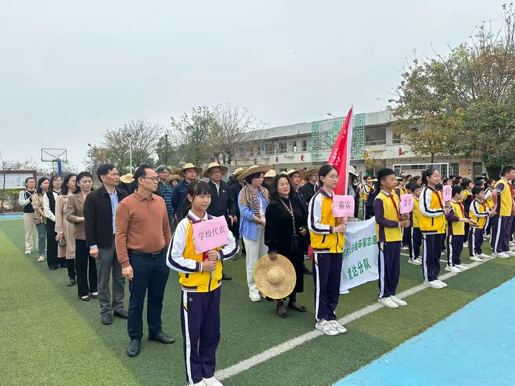 珠海市斗門(mén)區(qū)白藤湖幸福小學(xué)與珠海市環(huán)保與生態(tài)協(xié)會(huì)攜手共添新綠1.png